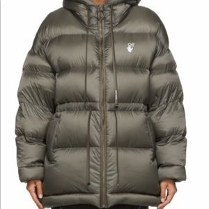 Off-White logo-print puffer jacket、 Size 46